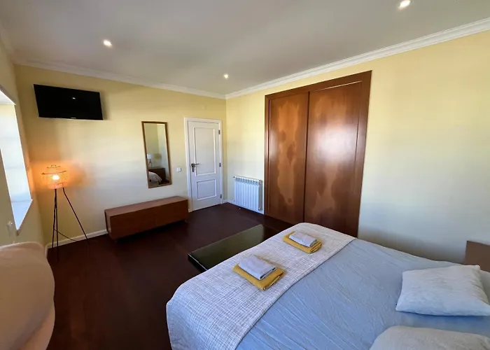 With Palm Tree Heated Pool 住宿加早餐酒店 圣马蒂纽·杜·波特