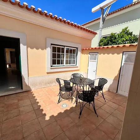 With Palm Tree Heated Pool Bed & Breakfast São Martinho do Porto