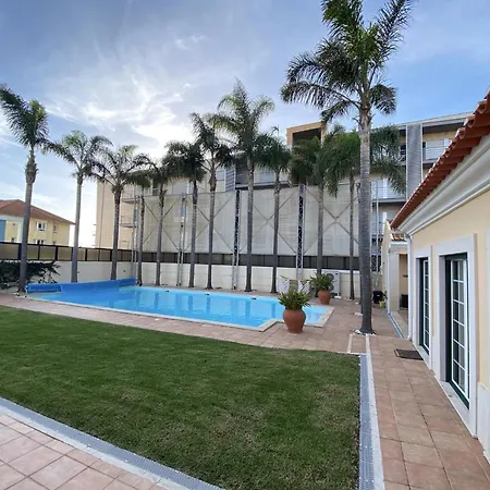 With Palm Tree Heated Pool Bed & Breakfast