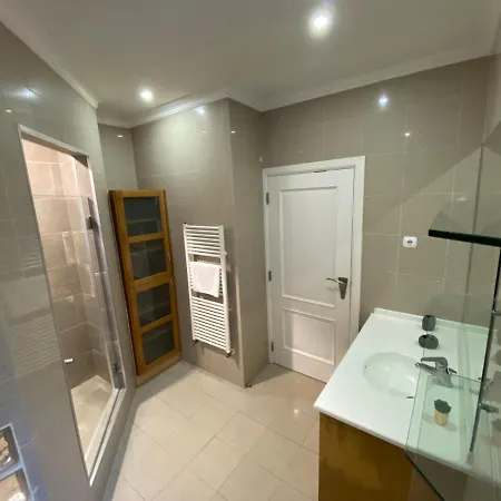 With Palm Tree Heated Pool São Martinho do Porto