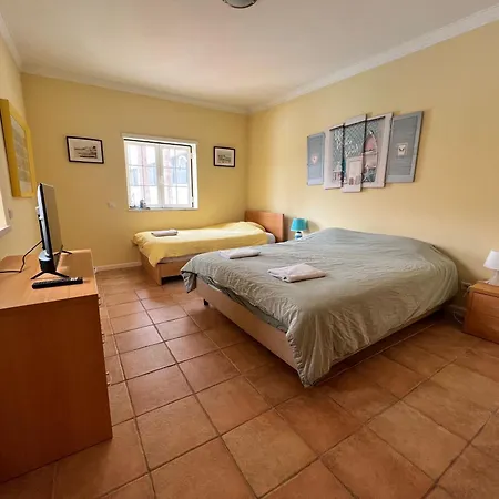 Bed & Breakfast With Heated Pool Sao Martinho do Porto