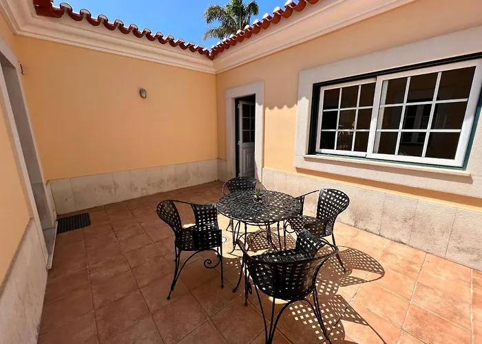 Bed & Breakfast With Palm Tree Heated Pool