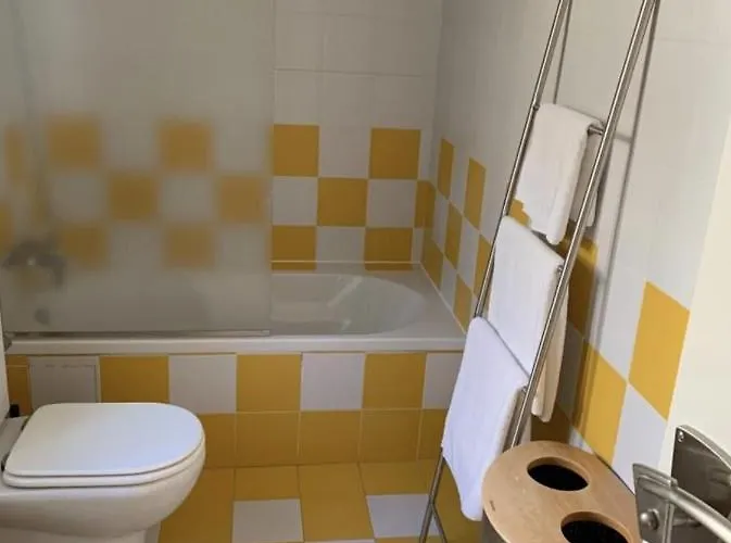 Bed & Breakfast With Palm Tree Heated Pool