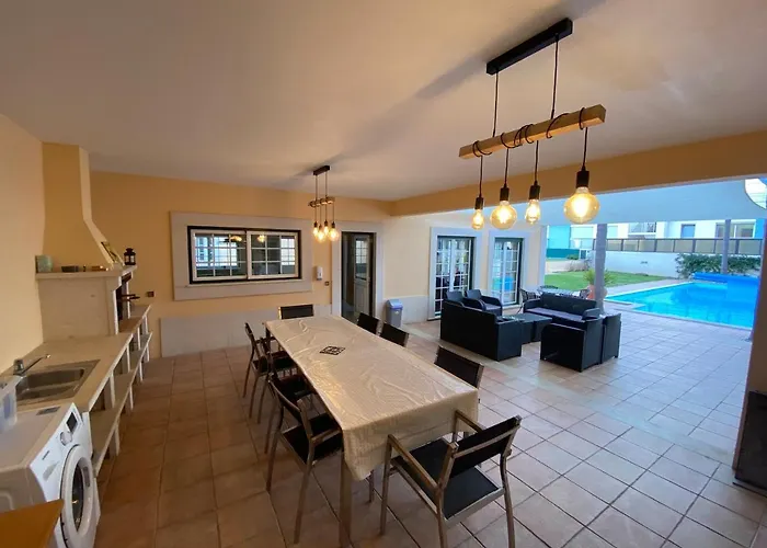 With Palm Tree Heated Pool Bed & Breakfast São Martinho do Porto