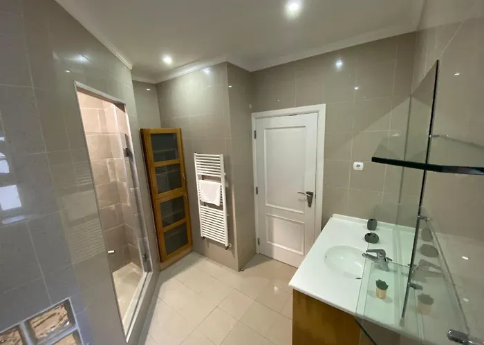 With Palm Tree Heated Pool São Martinho do Porto